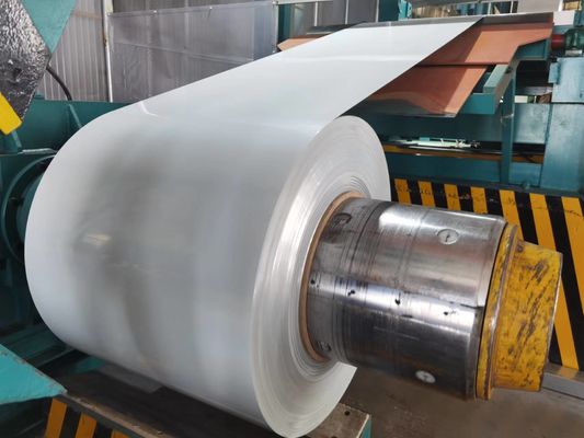 0.2-1.2mm Boyalı Metal Bobin 3-30mikron Soğutucu Depolama için Arka Taraf Boyası